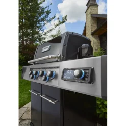 Broil King Kaasugrilli iQue Regal Q 490 IR, 4 poltinta, sivukeitin infrapunalla, varraspaahdin