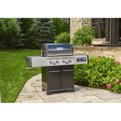 Broil King Kaasugrilli iQue Regal Q 490 IR, 4 poltinta, sivukeitin infrapunalla, varraspaahdin