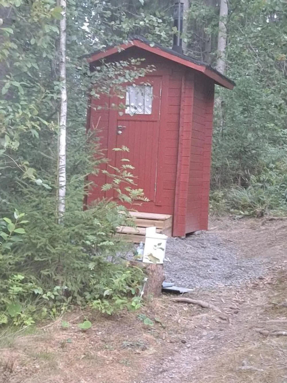 Discount Ekolet Kompostoiva puucee Onni kompostikäymälällä