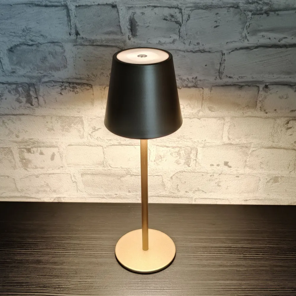 New LED Energie Ladattava LED-pöytävalaisin Praha, 3CCT, himmennettävä