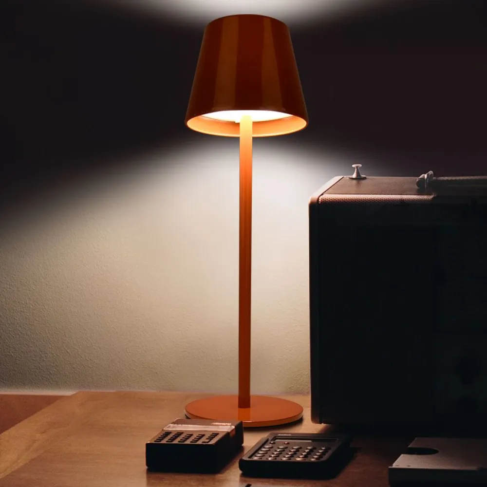 New LED Energie Ladattava LED-pöytävalaisin Praha, 3CCT, himmennettävä