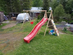 Hot Palmako Leikkiteline Brenda sis. 2 keinua + kiipeilyteline + kiipeilyseinä + köysitikkaat