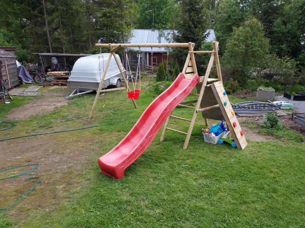 Hot Palmako Leikkiteline Brenda sis. 2 keinua + kiipeilyteline + kiipeilyseinä + köysitikkaat