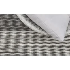 Outlet Village's Matto Lotta 200x290 cm tummanharmaa