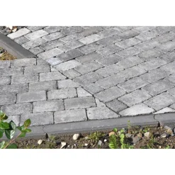 Lakka Rakennustuotteet Nurmikon reunakivi Lakka 600x135x80 mm musta