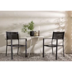 Online Venture Home Parvekeryhmä , ø60cm beige Bacong-pöytä + 2 mustaa, pinottavaa Copacabana-tuolia