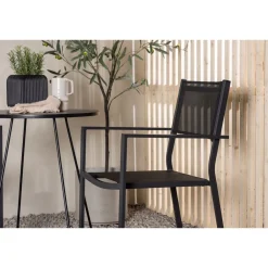 Online Venture Home Parvekeryhmä , ø60cm beige Bacong-pöytä + 2 mustaa, pinottavaa Copacabana-tuolia