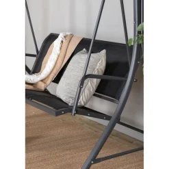 Sale Venture Home Pihakeinu Montreal 3:n istuttava