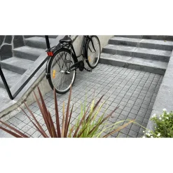 Rudus Pihakivi Artik-noppa, 92x92x80mm, profiloitu, musta