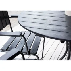 New Varax Pöytä Suvisaari Ø103 x 72 cm eri värejä