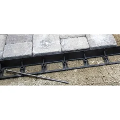 Benders Reunatuki muovi 2440 mm 2 kpl + 12 maapiikkiä musta