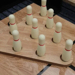 Nordcore Shuffleboard 2-IN-1, sis. 8 nappulaa, vahapullo, harja, 2 pistelaskuria ja keilaussetti, 9`