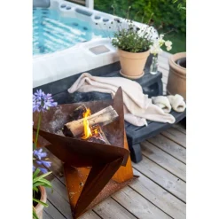 Clearance JABO Tulisija Triangel 64x64x54cm Corten-teräs, sis. alustan
