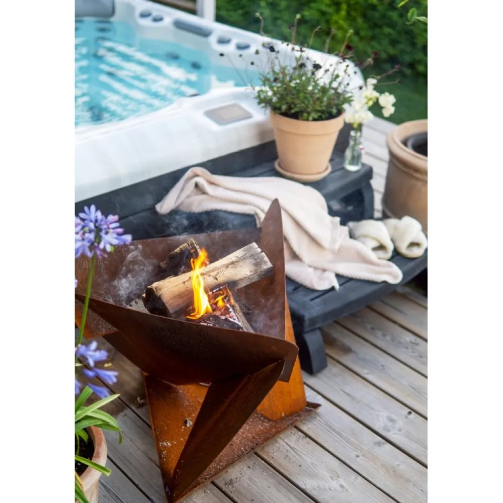 Clearance JABO Tulisija Triangel 64x64x54cm Corten-teräs, sis. alustan